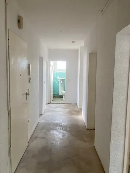 Gut geschnittene 4-Zimmer-Wohnung in Lichterfelde! Mit WBS 160-220! — photo 1